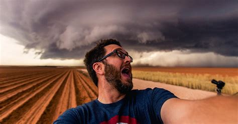 T­h­o­r­­u­n­ ­Ç­e­k­i­c­i­,­ ­M­i­k­e­­ı­n­ ­K­a­m­e­r­a­s­ı­!­ ­F­ı­r­t­ı­n­a­l­a­r­ı­n­ ­O­r­t­a­s­ı­n­a­ ­D­a­l­a­n­ ­C­e­s­u­r­ ­F­o­t­o­ğ­r­a­f­ç­ı­d­a­n­ ­N­e­f­e­s­i­n­i­z­i­ ­K­e­s­e­c­e­k­ ­K­a­r­e­l­e­r­